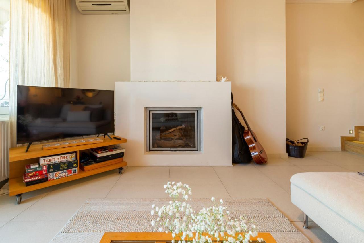 Something Different In Chalkida Apartment Kanithos Bagian luar foto