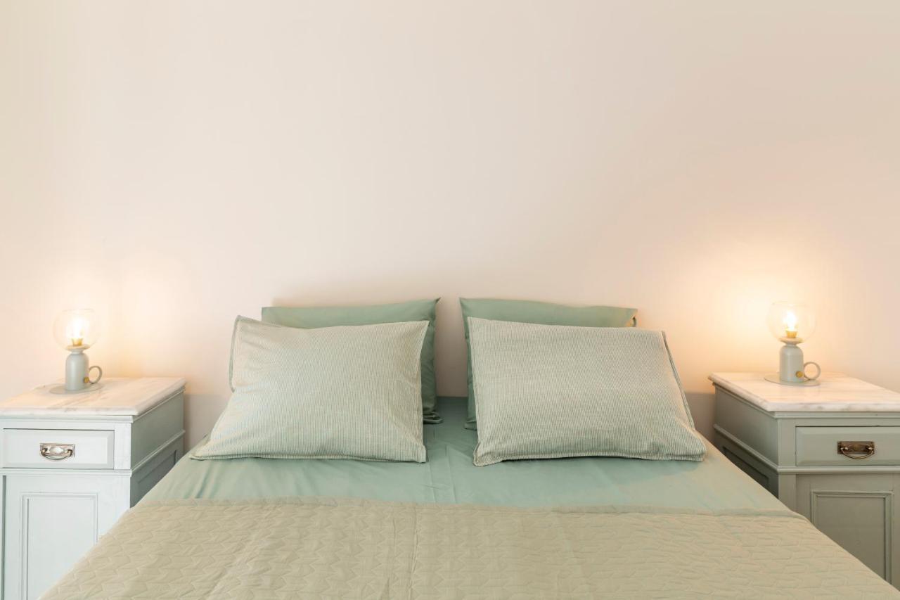 Something Different In Chalkida Apartment Kanithos Bagian luar foto