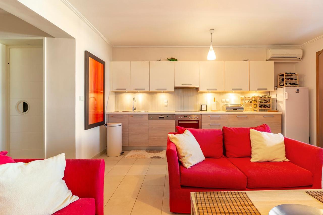 Something Different In Chalkida Apartment Kanithos Bagian luar foto