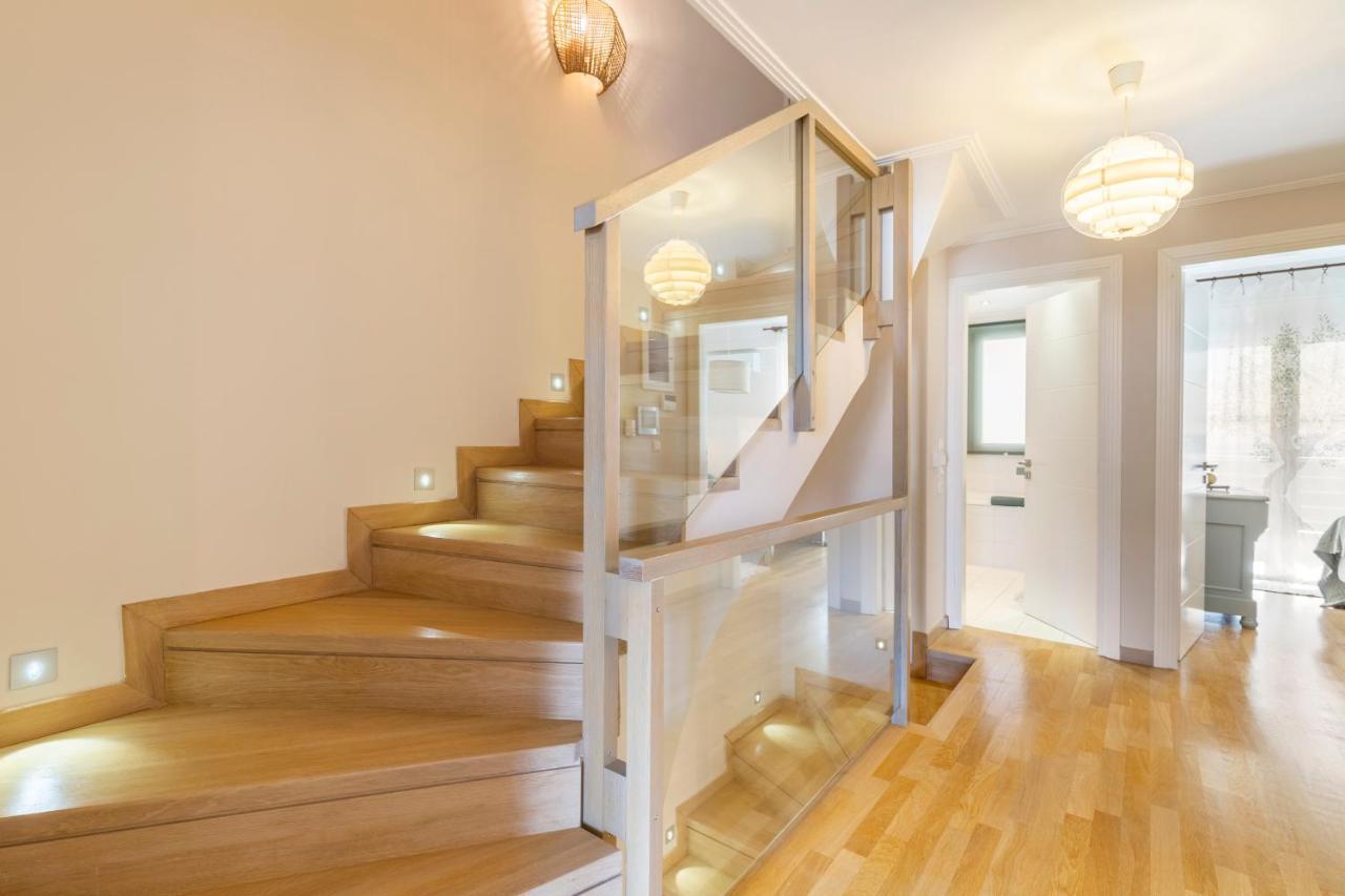 Something Different In Chalkida Apartment Kanithos Bagian luar foto