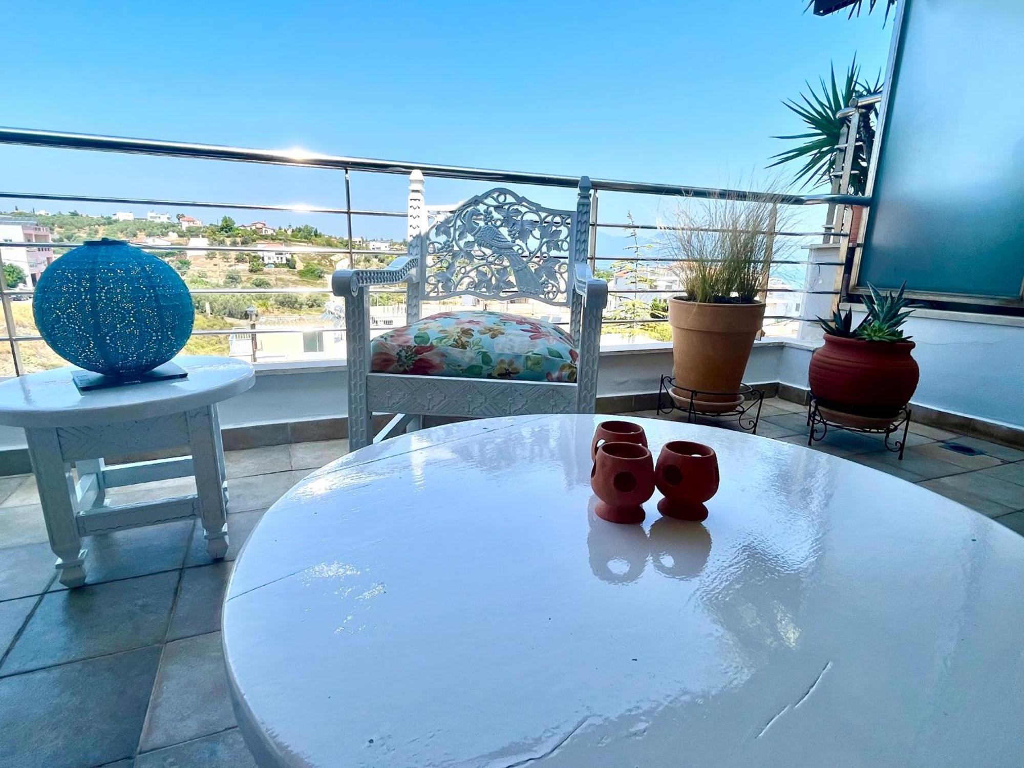 Something Different In Chalkida Apartment Kanithos Bagian luar foto
